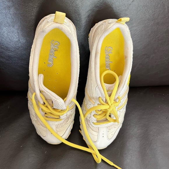 Women's Skechers Shoes - Picture 4 of 5